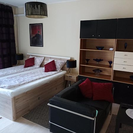 Panorama Apartment Near Szeged Plaza Экстерьер фото